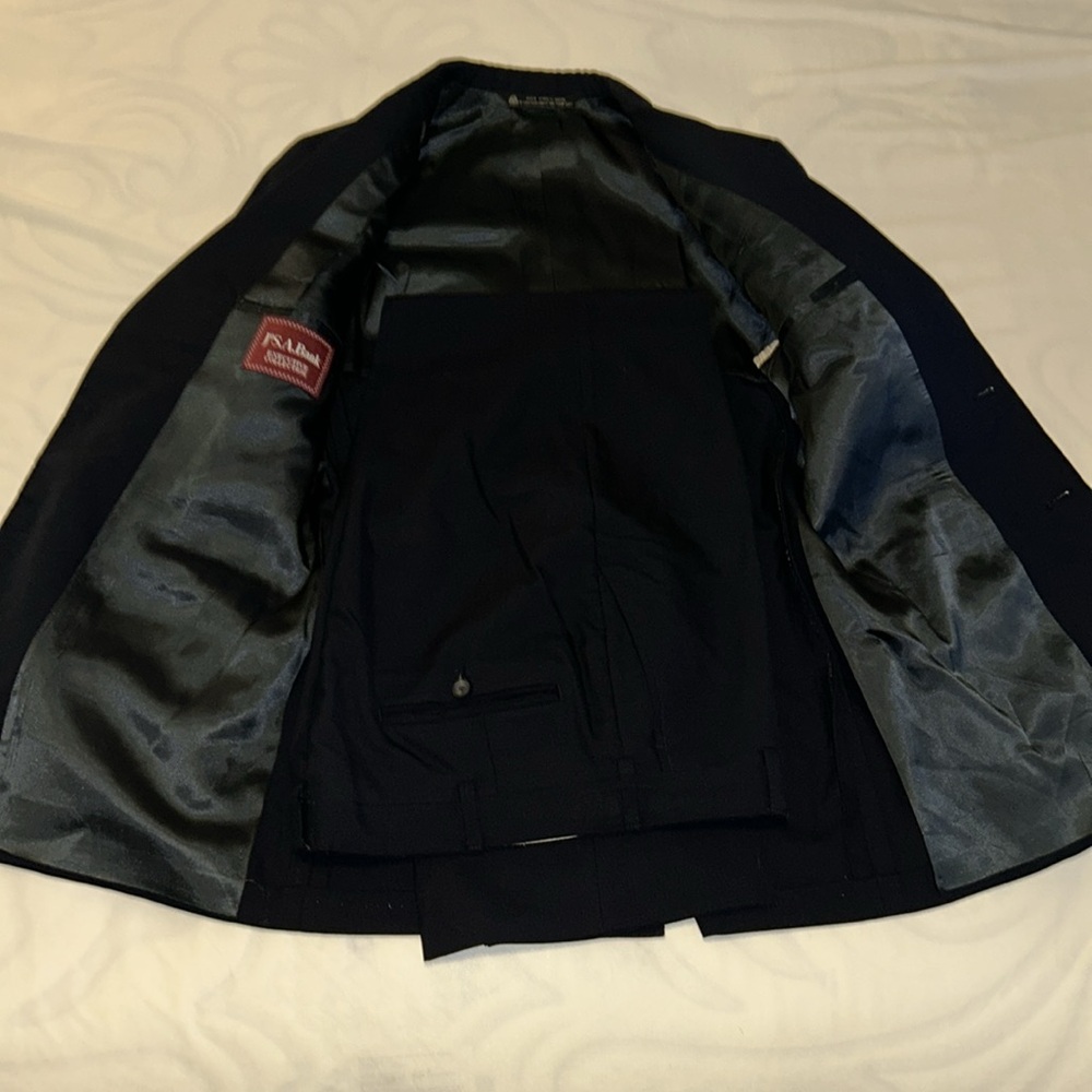 Jos.A.Bank Men’s Suit - Picture 4 of 10